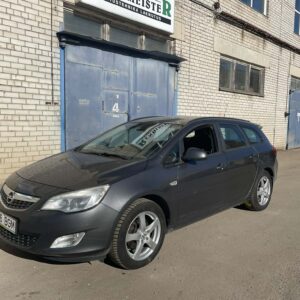 Opel ASTRA SPORTS TOURER 2012