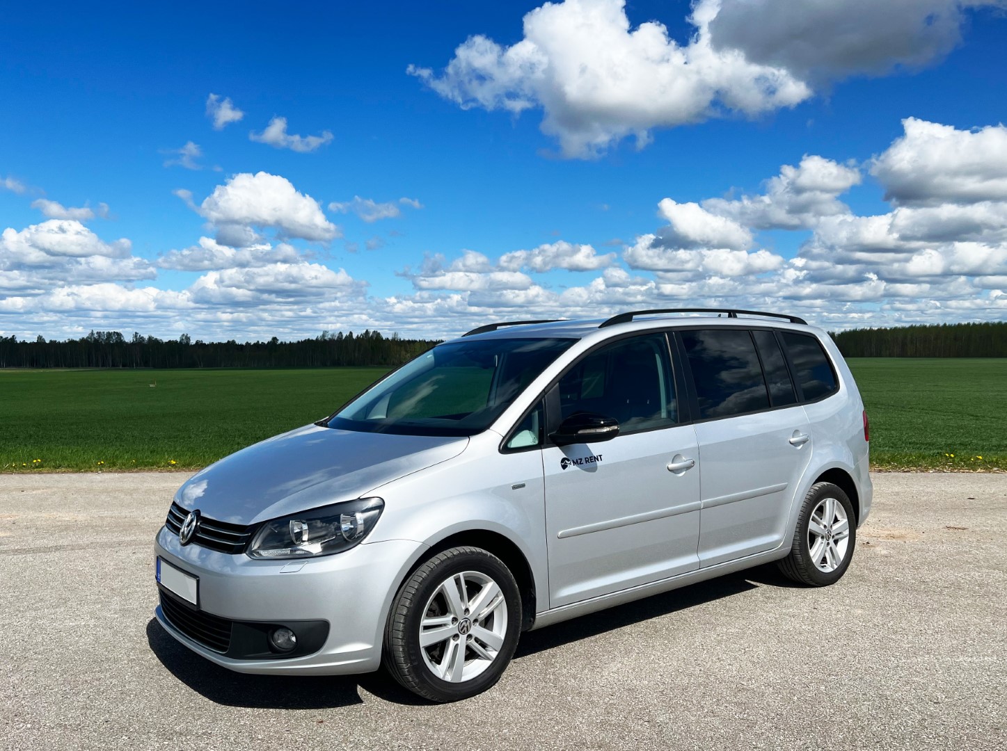 Volkswagen Touran 2013 — pilt 1